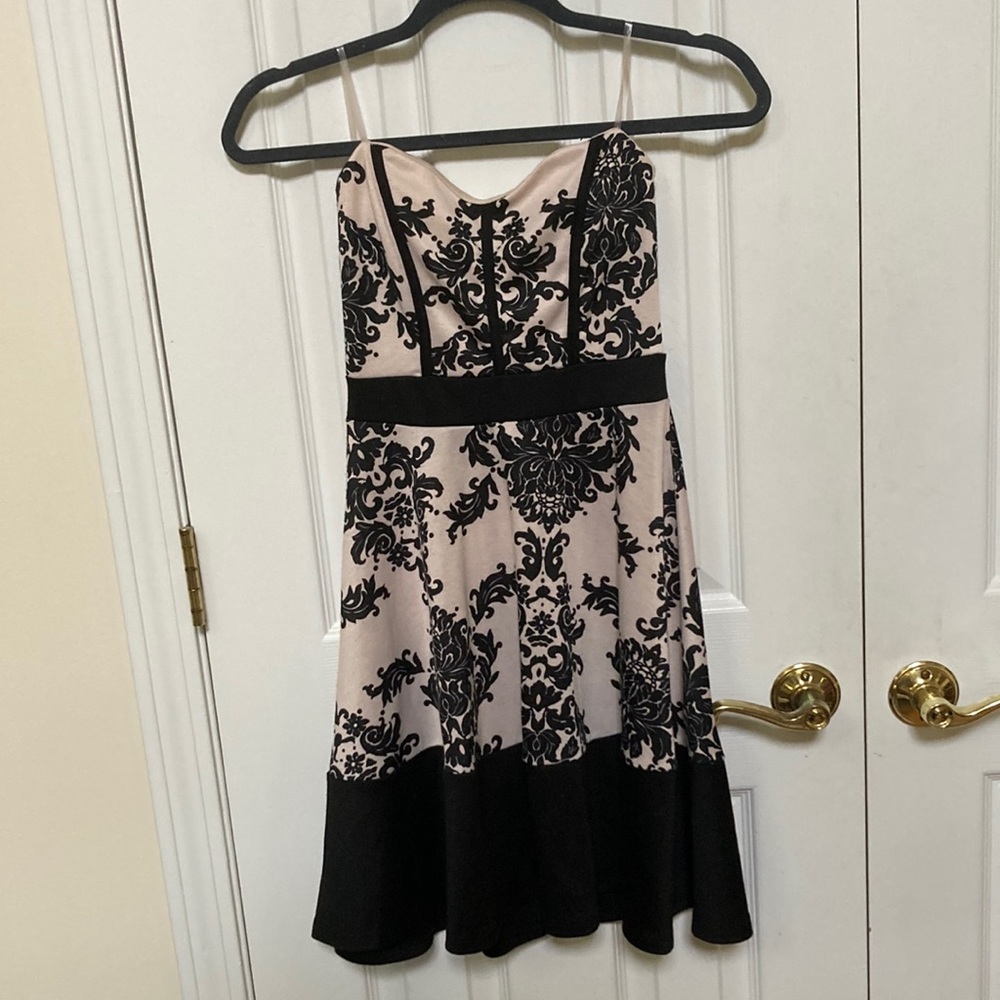 Semi-formal short black and white paisley dress